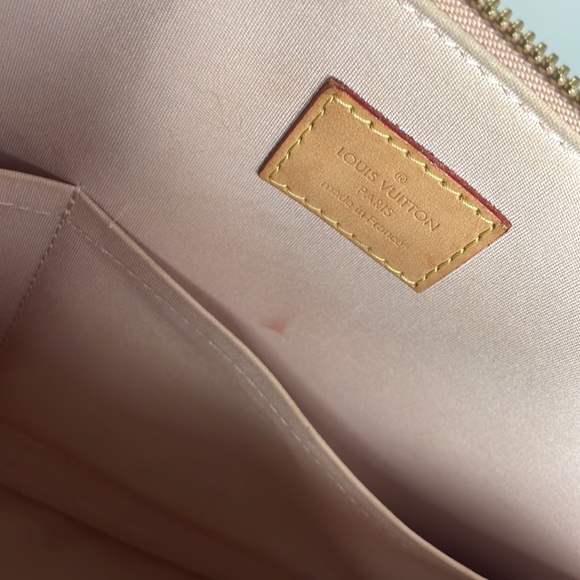 💯 % Authentic Louis Vuitton Alma vernis PM in cream👜👜 - Picture 11 of 13